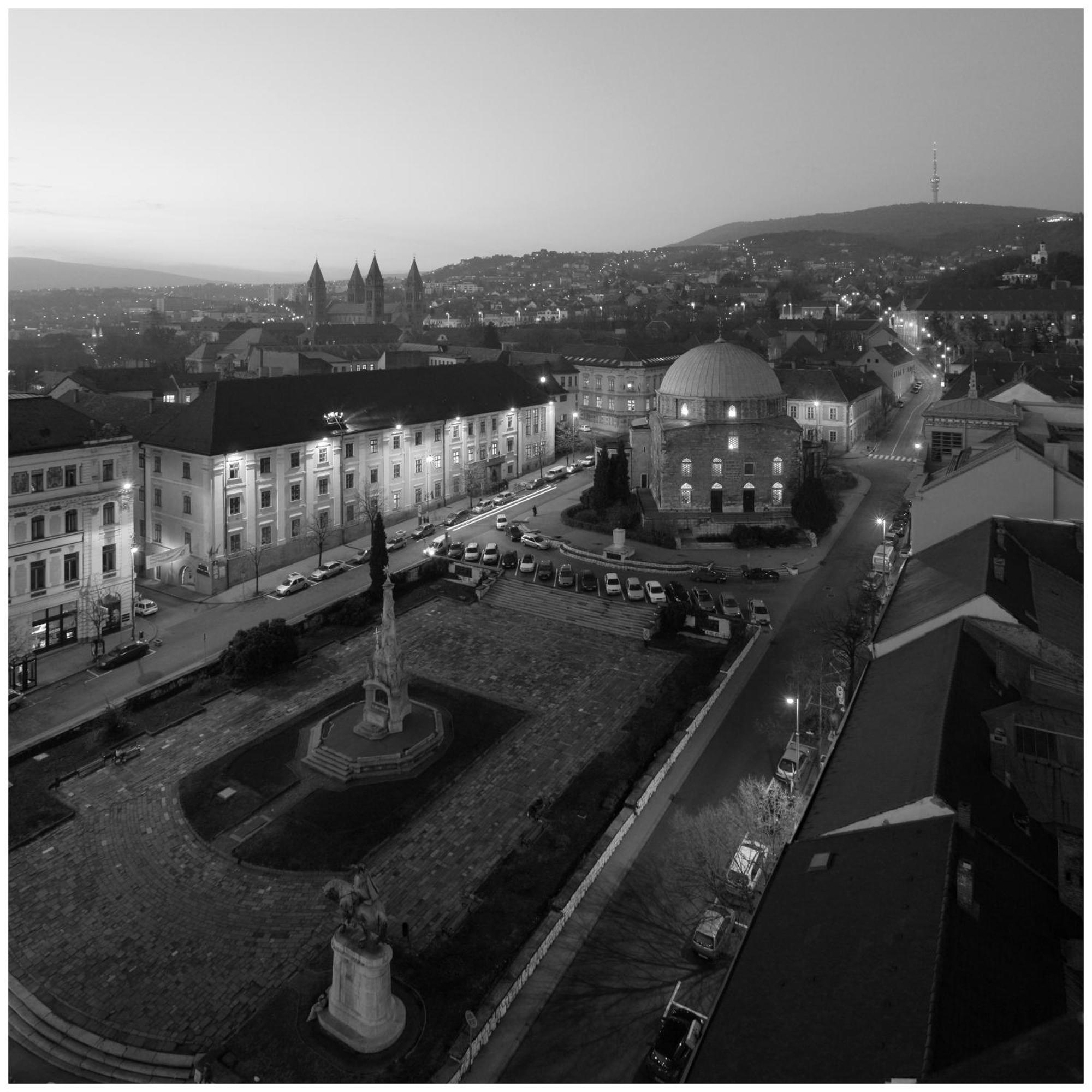 Hotel Laterum Pécs Exterior foto